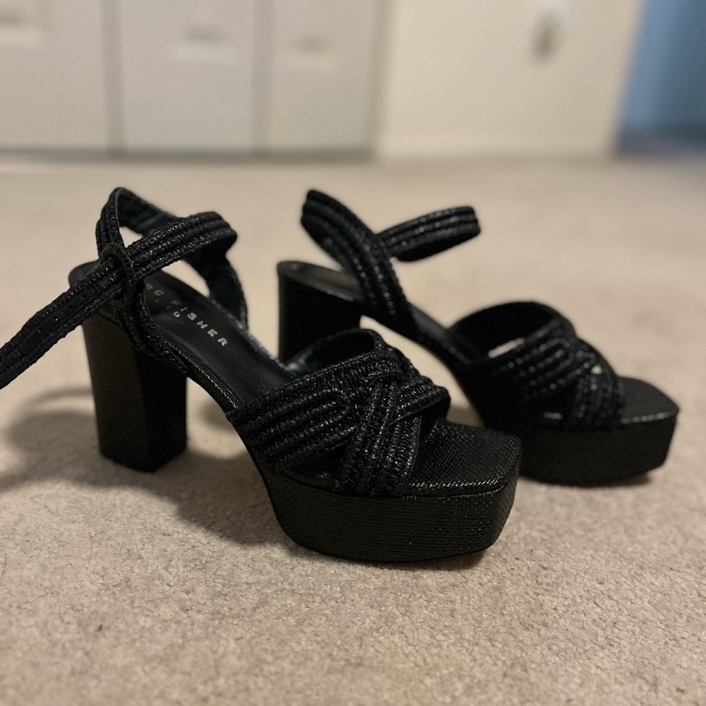 ▪️marc fisher sandal▪️ - Picture 2 of 5